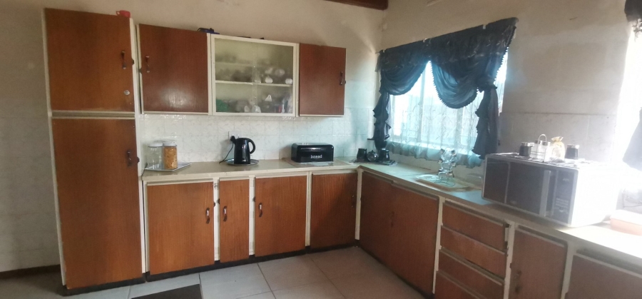 4 Bedroom Property for Sale in Roosheuwel North West